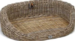 Designed by Lotte Kubu windsor 100 x 81 x 28 cm