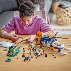 Lego City 60437 Jungleonderzoekers: helikopter bij de basis