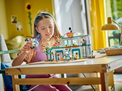 Lego Friends 42621 Heartlake City ziekenhuis