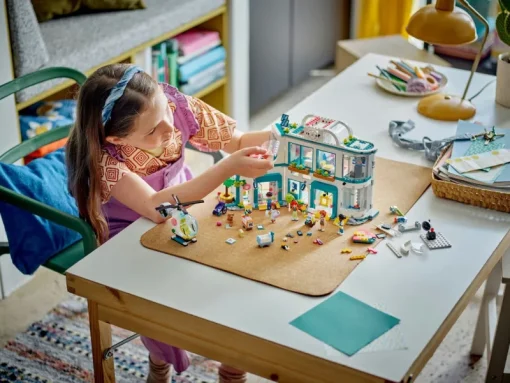Lego Friends 42621 Heartlake City ziekenhuis